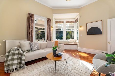 Photo of property in 50 Garden Road, Northland, Wellington, 6012