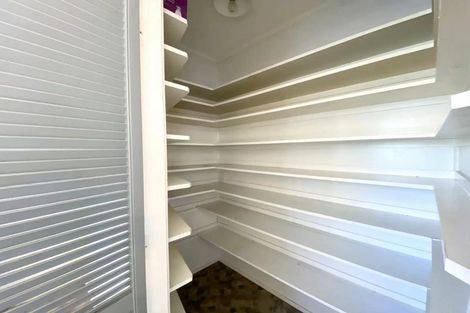 Photo of property in 5 Marlene Avenue, Te Atatu South, Auckland, 0610