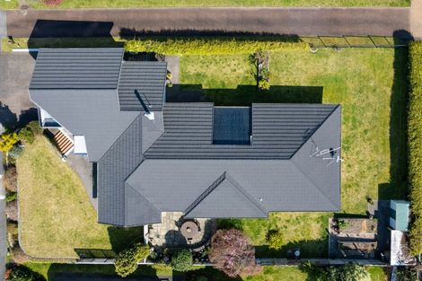 Photo of property in 27 Kinder Street, Acacia Bay, Taupo, 3330