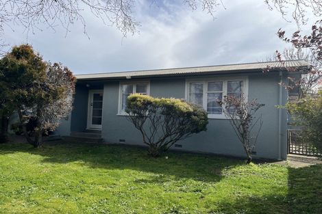 Photo of property in 5 Waterloo Crescent, Hokowhitu, Palmerston North, 4410