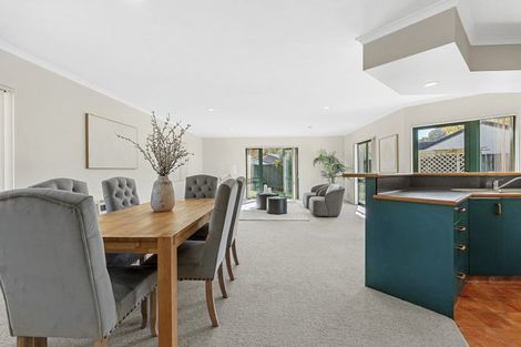 Photo of property in 6 Redwood Crescent, Westown, New Plymouth, 4310