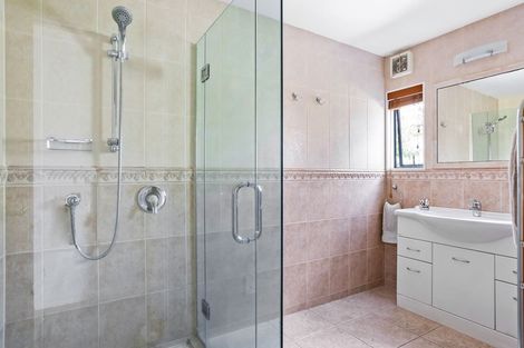 Photo of property in 5 Capstan Court, Te Atatu Peninsula, Auckland, 0610