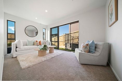 Photo of property in 1d Clematis Avenue, Murrays Bay, Auckland, 0630