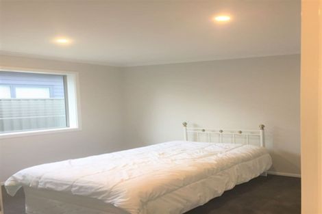 Photo of property in 8 Pateke Drive, Kenepuru, Porirua, 5022