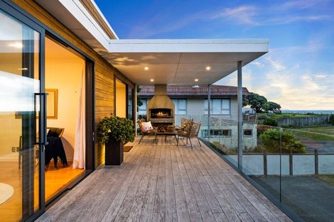 Photo of property in 79 Marine Parade, Paraparaumu Beach, Paraparaumu, 5032