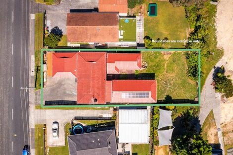 Photo of property in 134 Colwill Road, Massey, Auckland, 0614