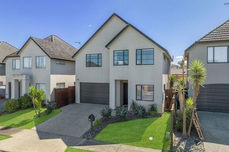 Photo of property in 14 Heidi Crescent, Flat Bush, Auckland, 2016