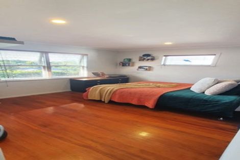 Photo of property in 2/34 Valley View Road, Glenfield, Auckland, 0629