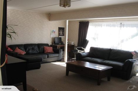 Photo of property in 1 Perth Place, Awapuni, Palmerston North, 4412