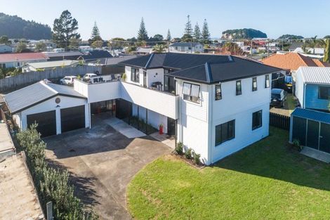 Photo of property in 100 Ocean Road, Whangamata, 3620