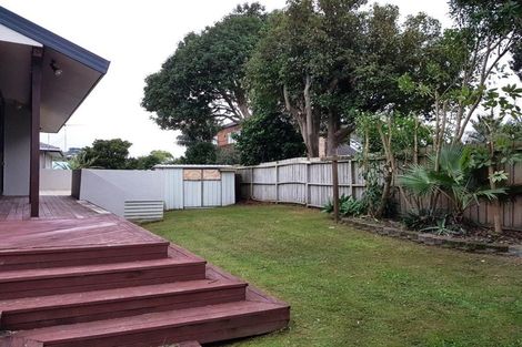 Photo of property in 1/9 Kiteroa Terrace, Rothesay Bay, Auckland, 0630