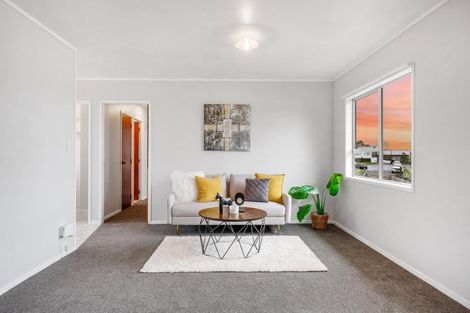 Photo of property in 5 Flaunty Place, West Harbour, Auckland, 0618