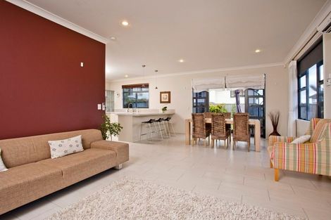 Photo of property in 37 Oakway Drive, Schnapper Rock, Auckland, 0632