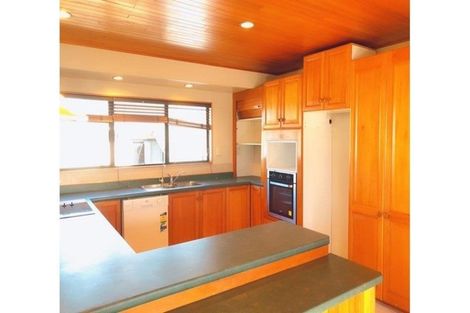 Photo of property in 1/9 Kiteroa Terrace, Rothesay Bay, Auckland, 0630