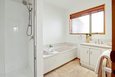Photo of property in 32 Kintyre Drive, Broomfield, Christchurch, 8042