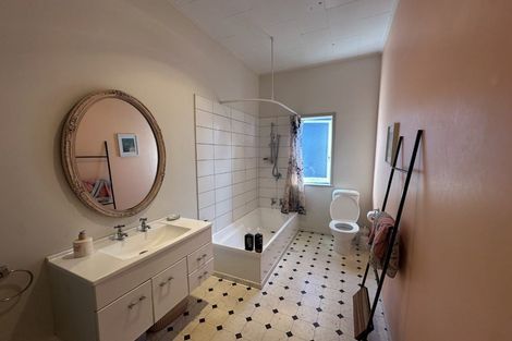 Photo of property in 180 Vigor Brown Street, Napier South, Napier, 4110