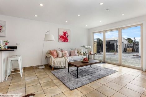 Photo of property in 4202a/2 Great North Road, Glendene, Auckland, 0602