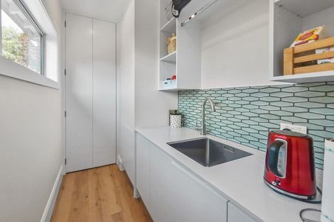 Photo of property in 24 Riverview Street, Beckenham, Christchurch, 8023