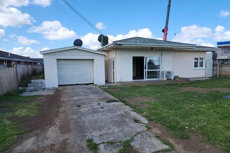 Photo of property in 753 Massey Road, Mangere, Auckland, 2022