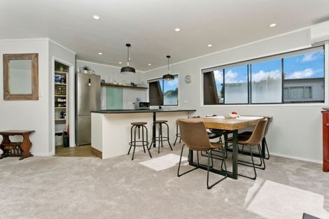 Photo of property in 8/27 Rangatira Road, Birkdale, Auckland, 0626