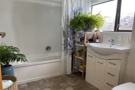 Photo of property in 17-u2 Randwick Crescent, Moera, Lower Hutt, 5010