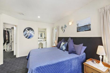 Photo of property in 335 Hendersons Road, Hoon Hay, Christchurch, 8025