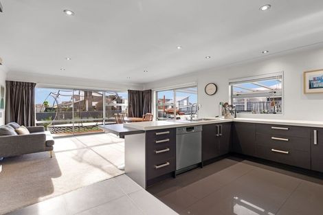 Photo of property in 20 Rosalie Terrace, Kelvin Grove, Palmerston North, 4414