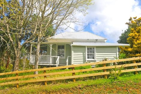 Photo of property in 4 Broadleaf Way, Kinloch, 3377