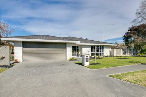 Photo of property in 2 Fern Grove, Taradale, Napier, 4112