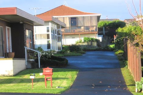 Photo of property in 1/172 Fisher Parade, Farm Cove, Auckland, 2012