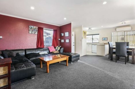 Photo of property in 34 Puriri Road, Pukekohe, 2120