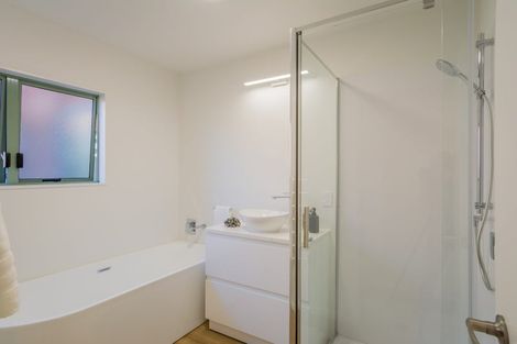Photo of property in 19 The Grove, Red Beach, 0932