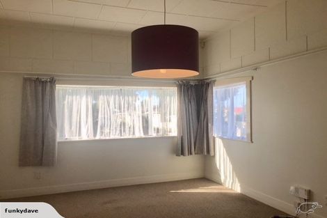 Photo of property in 44 Rimu Street, New Lynn, Auckland, 0600