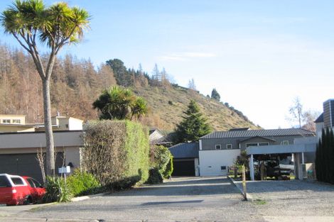 Photo of property in 17 Morrows Mead, Wanaka, 9305