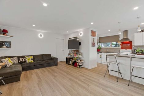 Photo of property in 26 Parakai Avenue, Parakai, 0830