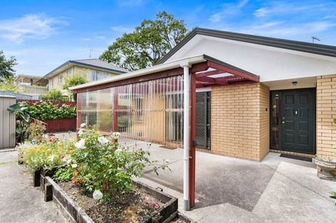 Photo of property in 3 Carling Avenue, Massey, Auckland, 0614
