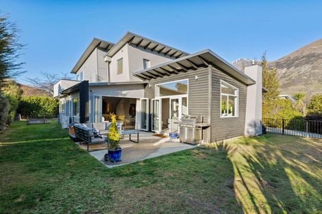 Photo of property in 3 Rere Road, Lake Hayes, Queenstown, 9304