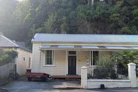 Photo of property in 121-123 Shakespeare Road, Bluff Hill, Napier, 4110