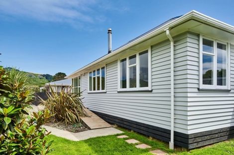 Photo of property in 49a Piko Street, Titahi Bay, Porirua, 5022