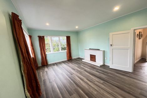 Photo of property in 1 Wavell Street, Karori, Wellington, 6012