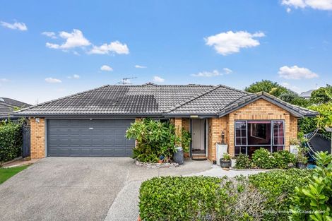 Photo of property in 54 Magic Way, Randwick Park, Auckland, 2105