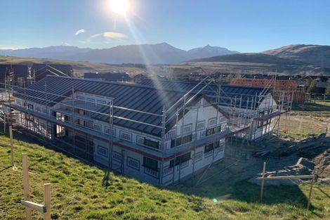 Photo of property in 16 Kinross Lane, Jacks Point, Queenstown, 9371