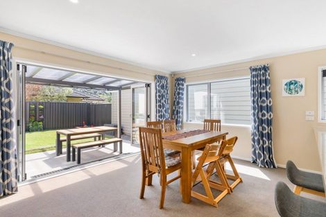 Photo of property in 1 Chalfont Road, Silverstream, Upper Hutt, 5019