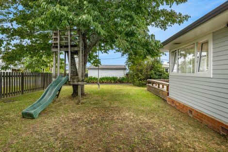 Photo of property in 34 Neil Avenue, Te Atatu Peninsula, Auckland, 0610