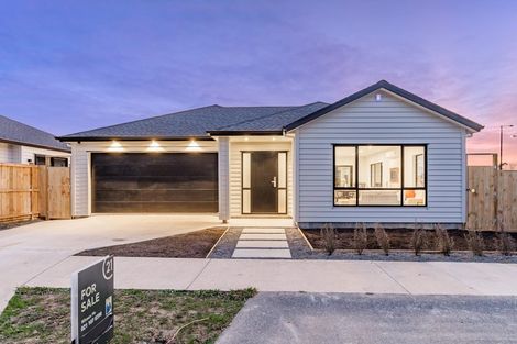 Photo of property in 13 Konoba Avenue, Kumeu, 0810