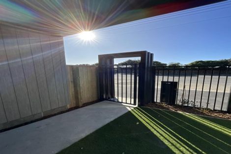 Photo of property in 231u3 Marine Parade, Seatoun, Wellington, 6022