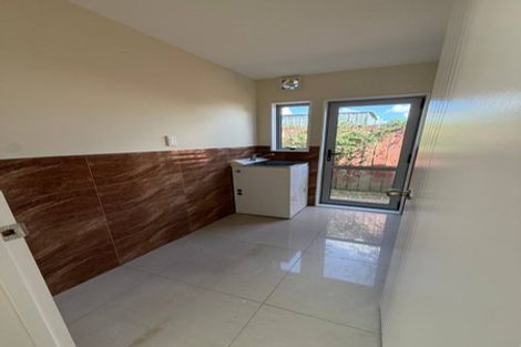 Photo of property in 16 Antalya Place, Manurewa, Auckland, 2102