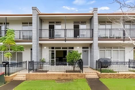 Photo of property in 4/44 Carlos Drive, Flat Bush, Auckland, 2016