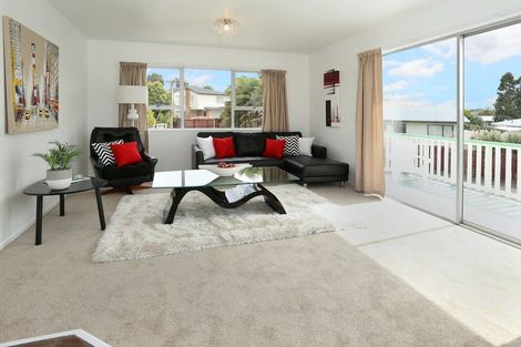 Photo of property in 17 Statesman Street, Henderson, Auckland, 0612