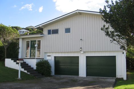 Photo of property in 2 Chisbury Street, Churton Park, Wellington, 6037